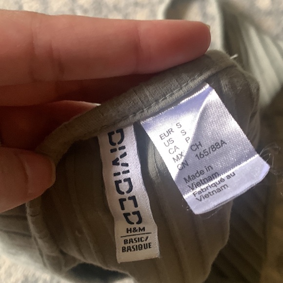 H&M | Ribbed Crop Tank | Small - Picture 5 of 5